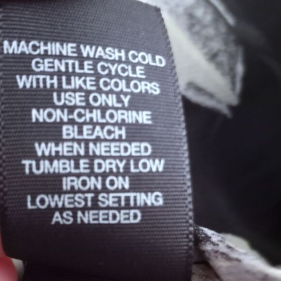 BISOU BISOU BLACK & CREAM FLORAL SHEER BLOUSE SZ.L EUC - Picture 7 of 7